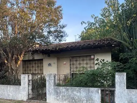 Casa a refaccionar en Loma Hermosa