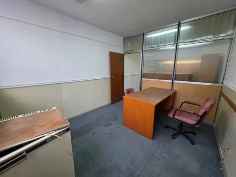 Once (Av. Pueyrredón 480) Alquiler Oficina/consultorio. 2 despachos. Baño. 26m2