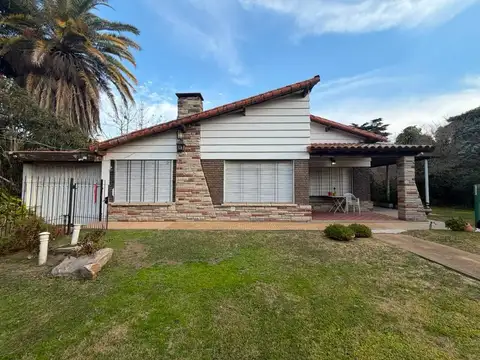 Venta Casa Quinta Sobre Tres Lotes  Libertad