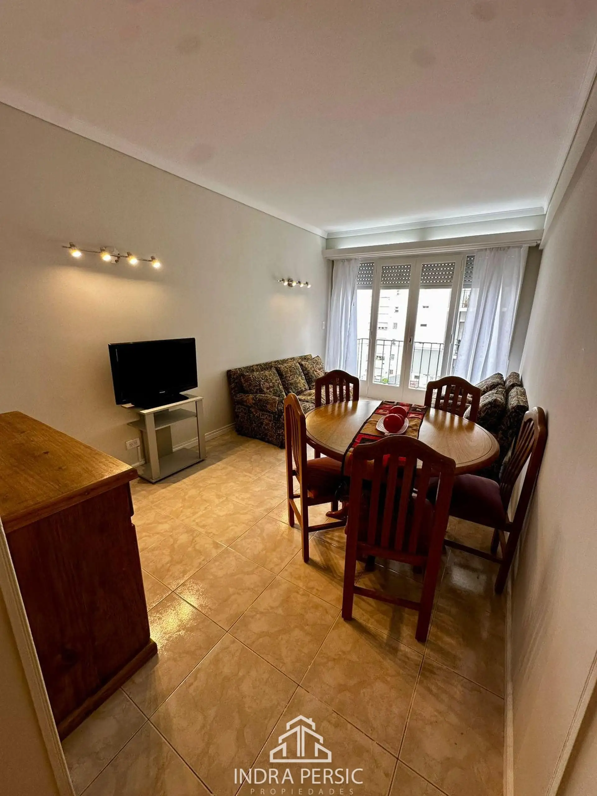 Venta departamento 2 ambientes 45m² con balcón — Centro