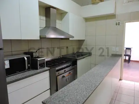 Casa venta 7 ambientes Parque Chacabuco