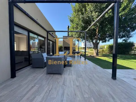 Casa en Venta en El Cantón, USD 228.000