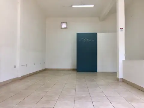 Local en Venta Via Púb.