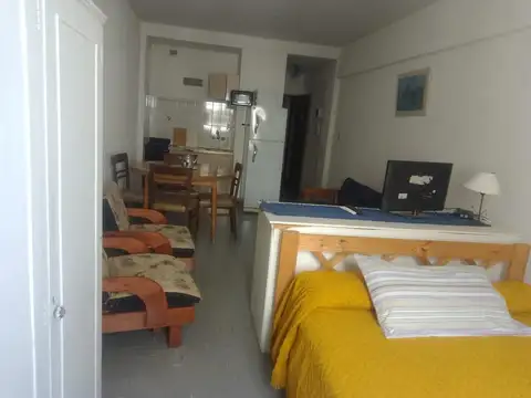 Departamento monoambiente, zona centro.