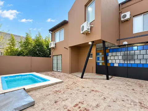 Depto Tipo Casa en Venta con 1 cocheras