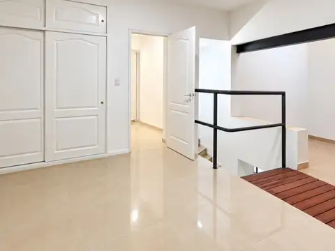 Depto Tipo Casa en Venta en Castelar Sur, USD 110.000