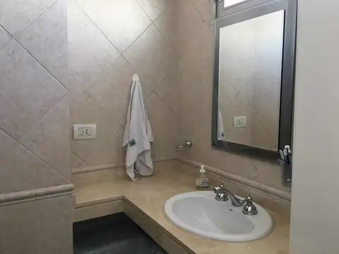 Departamento 4 ambientes con 2 baños