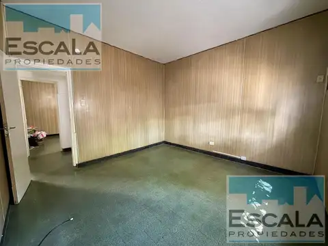 CASA DE 2 DORMITORIOS CON PATIO EN ALQUILER - BARRIO INDUSTRIAL