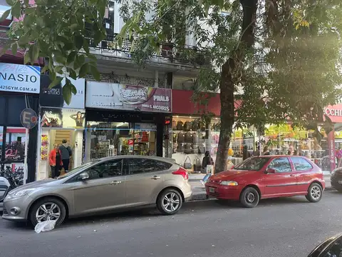 ESQUINA COMERCIAL CABILDO Y SUCRE