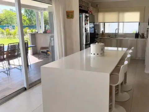 Casa Chalet  en Alquiler en Pilar, G.B.A. Zona Norte, Argentina