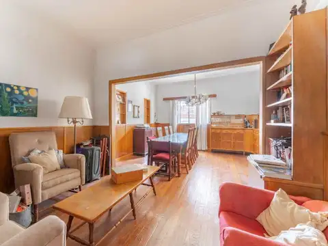 Casa 5 ambientes con 2 baños