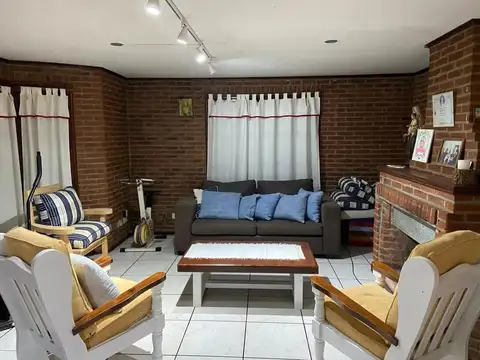 Casa en venta - 4 Dormitorios 3 Baños - Cocheras - 780Mts2 - Pinamar