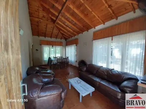 Casa 3 ambientes con 2 baños