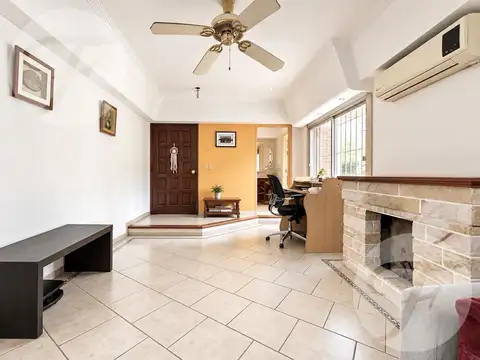 Casa en Venta en Isidro Casanova, USD 140.000
