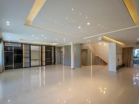 Casa 6 ambientes con 4 baños