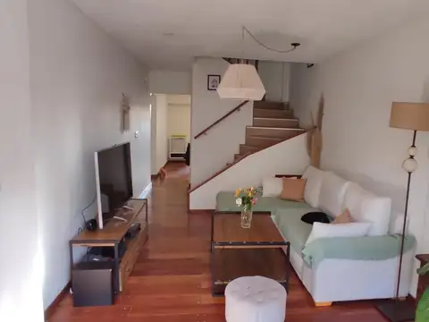 Depto Tipo Casa en Venta con 2 cocheras
