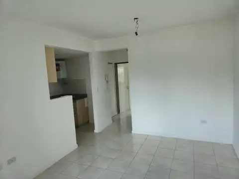 Departamento en Alquiler en Caseros, $ 600.000