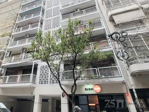 Venta monoambiente con patio ideal para renta