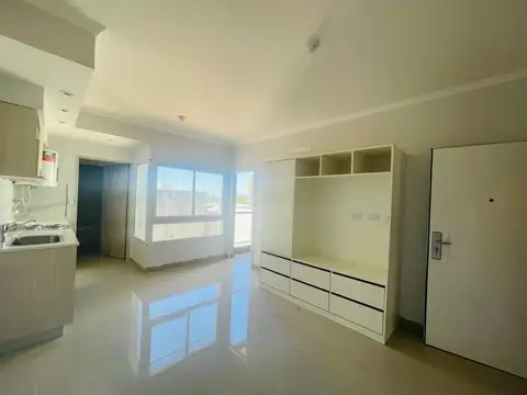 1 año de Antigüedad  - MonoAmbiente con Balcón