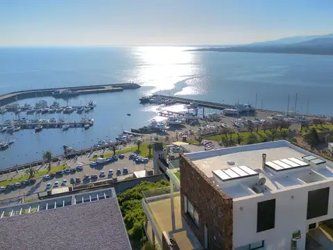 Casa a la Venta Frente al Mar en Piriápolis 