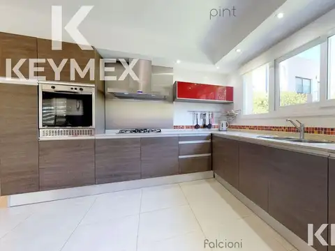 VENTA CASA DE 3 DORMITORIOS EN MIRALAGOS con pie de Golf