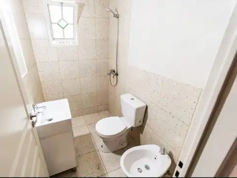 Depto Tipo Casa 4 ambientes con 2 baños