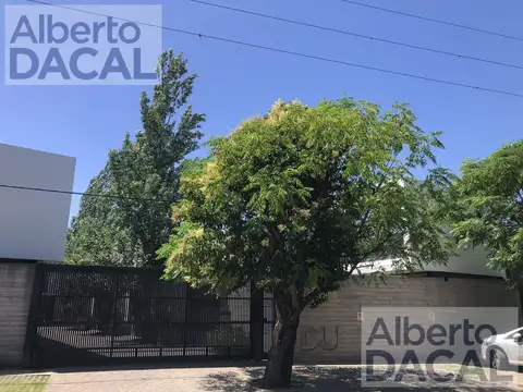 462 e/ 23 y 24 Complejo DU
