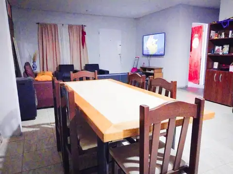 Casa 5 ambientes con 2 baños
