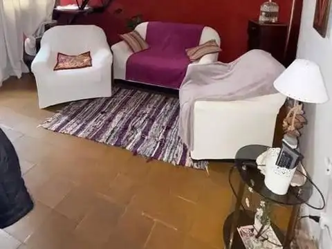 Casa 5 ambientes con 1 baño