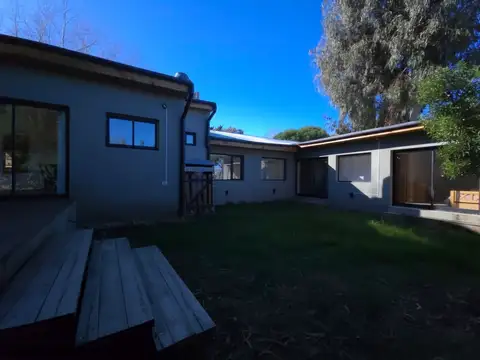 Casa 3 ambientes con 2 baños
