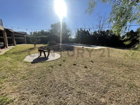 Casa en Venta con 3 cocheras