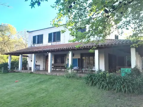 Casa 7 ambientes con 3 baños