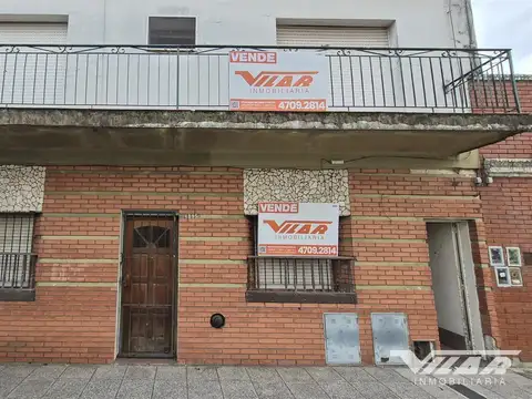 Venta  casa con 2 unidades 3 amb, patio y terraza, al frente, indep. - V. Martelli