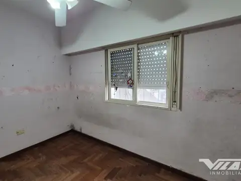 Venta  casa con 2 unidades 3 amb, patio y terraza, al frente, indep. - V. Martelli