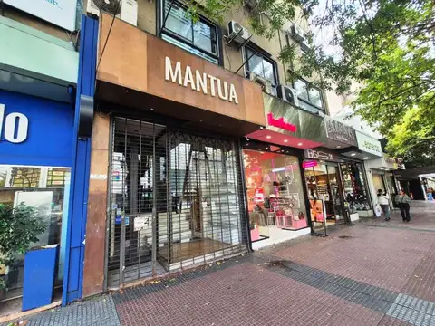 EXCELENTE LOCAL EN 2 PLANTAS - 130 m2