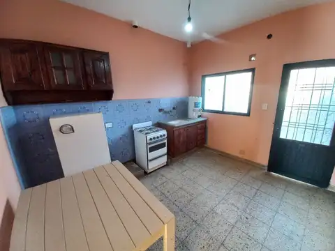 Casa 3 ambientes con 1 baño