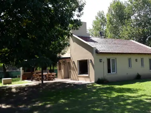 Casa 5 ambientes con 3 baños