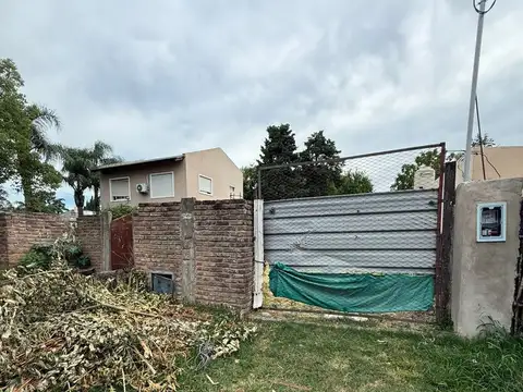 Terreno en Venta en Villa Luzuriaga, USD 62.000