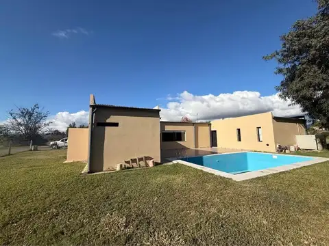 Muy linda casa 2 dorm vta qcho/pil/jard/gge B° Jockey Club