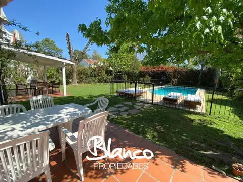 Casa 4 ambientes con 4 baños