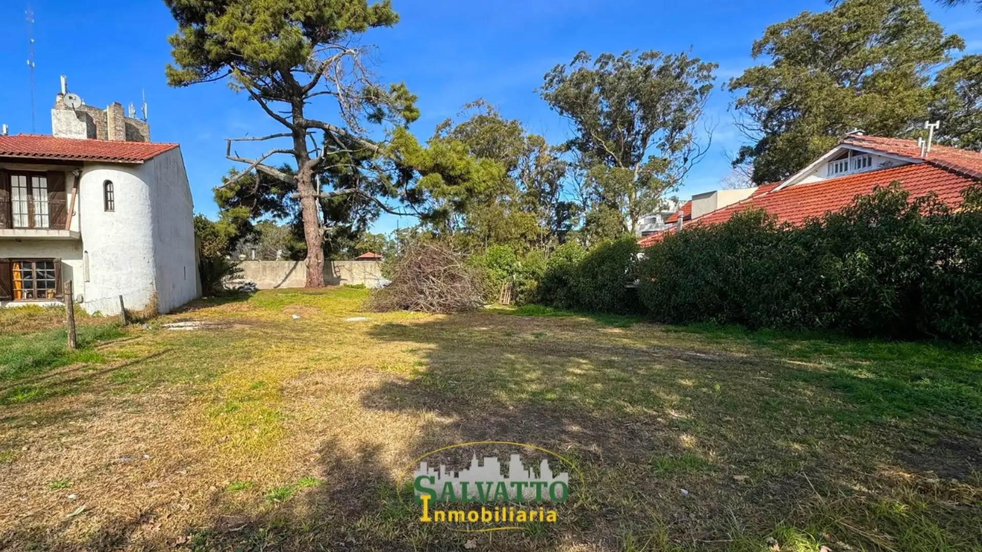Terreno en venta 525m² en Alfar, a 2 cuadras del mar