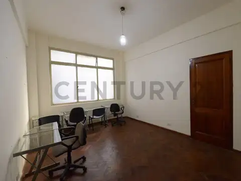 Av. Pte. Roque Sáenz Peña 800, Piso 4