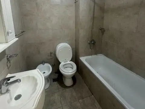 Departamento en Alquiler en Villa Pueyrredon, $ 700.000