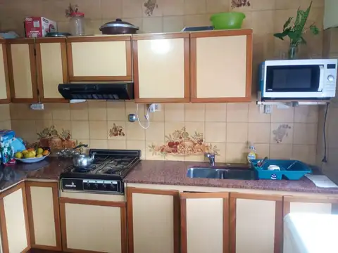 Casa 5 ambientes con 1 baño
