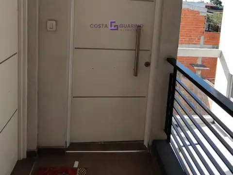 Departamento en Alquiler en Lomas Del Mirador, $ 400.000