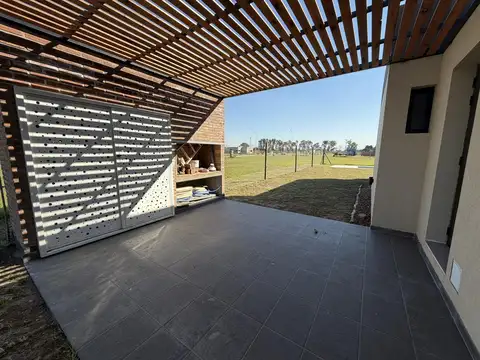 Casa en Venta en Pueblo Esther, USD 158.000