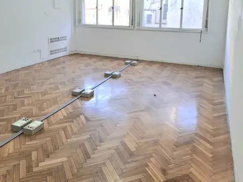 OFICINA EN PLENO CENTRO.