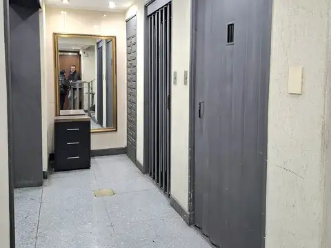 Oficina 2 ambientes con 2 baños