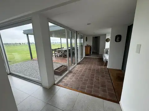 Casa 4 ambientes con 3 baños