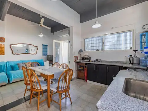 Casa 3 ambientes con 2 baños